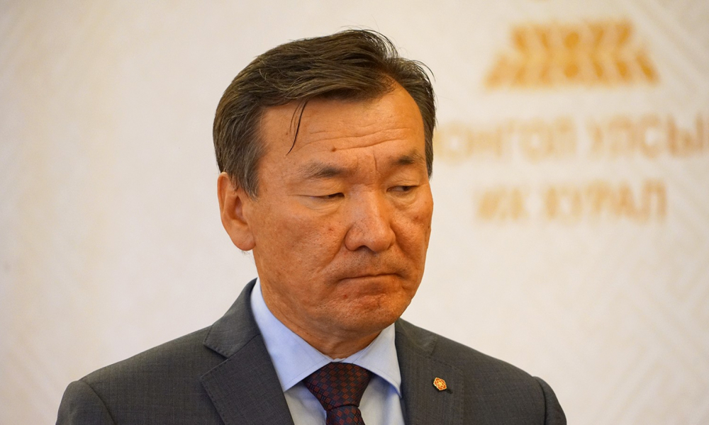 Raid or Summons? Dispute in Parliament